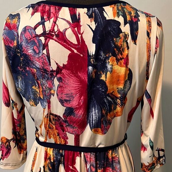 Gilli Women's Multicolor Floral 3/4 Sleeve Knee Length Cowl Neck Dress Large NWT - Picture 6 of 10